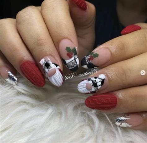 50 Cute Christmas Gnome Nails Design Ideas