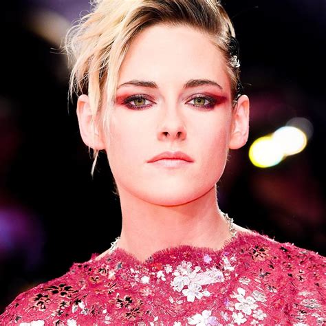 Kapott Egy M Sodik Es Lyt Kristen Stewart A Szerelm R L Vallott