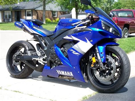 2004 Yamaha YZF-r1 with Black to Blue Anodized underseat exhaust Yamaha ...