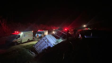 Motorista de carreta fica preso às ferragens e morre no dia do