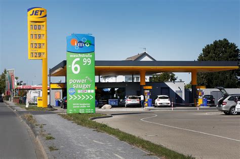 Gratis Benzin An Der Tankstelle L St Verkehrschaos Auf Der Werner