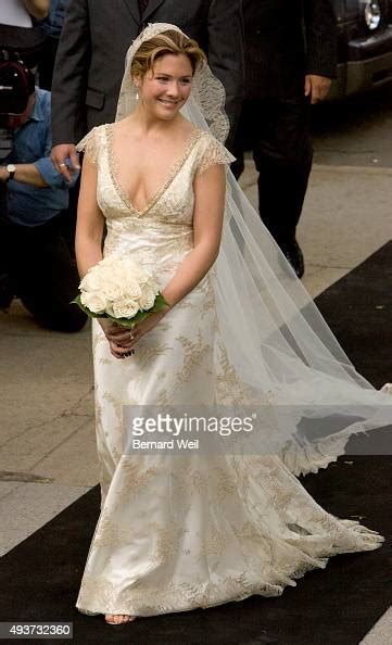 Justin Trudeau's bride Sophie Gregoire arrives at Sainte-Madeleine ...