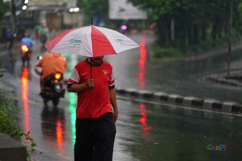 Kabar Bmkg Cuaca Jabar Hari Ini Daerah Berikut Berpotensi Hujan Petir