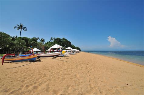 The Beautiful of Sanur Beach in Bali Island ~ Malay Travel and Tour