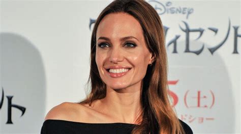 Angelina Jolie's Vial Of Blood Necklace Finally Explained | HuffPost Style