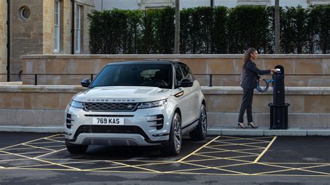 Range Rover Evoque Vs Land Rover Discovery Sport Carwow