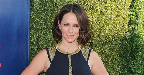 Jennifer Love Hewitt Unveils Hair Transformation Channeling A Fiery