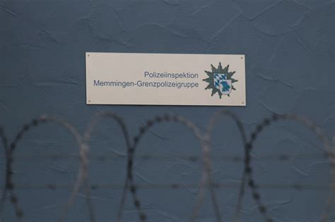 Flughafen Memmingen Grenzpolizei Hat Am Allg U Airport Mit