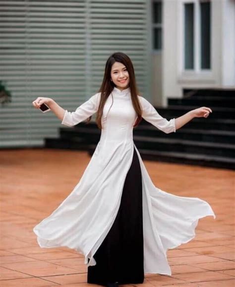 Top 6 mẫu áo dài trắng quần đen học sinh hot nhất năm 2023