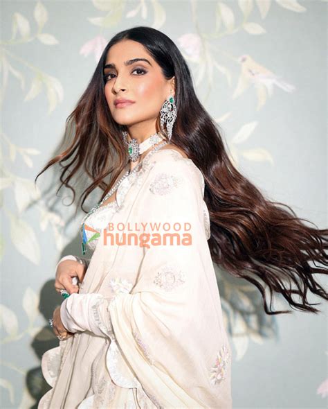 Sonam Kapoor Ahuja Photos Images Hd Wallpapers Sonam Kapoor Ahuja Hd