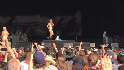 Peaches Fuck The Pain Away Live Riot Fest Chicago Il