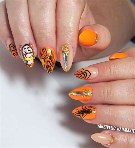 86 Disney Nails To Take Your Mani To The Happiest Place On Earth Thefab20s Disney Nails