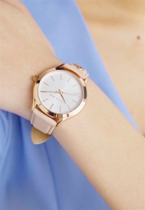 Michael Kors SLIM RUNWAY WATCH Uhr nude roségoldfarben Zalando de