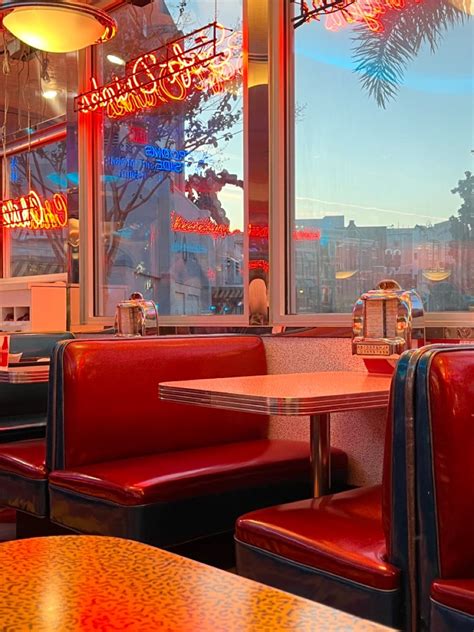 Pin By Jeremylacoste On Chicken In 2024 Diner Aesthetic Vintage