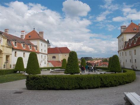 Lednicko valtický areál Valtice zámok a zámocky park