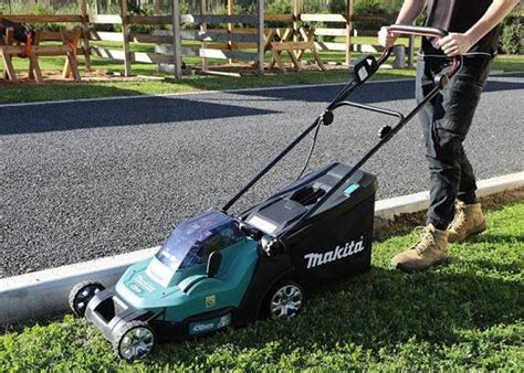 Аккумуляторная газонокосилка Makita: надежность и комфорт для вашего ...