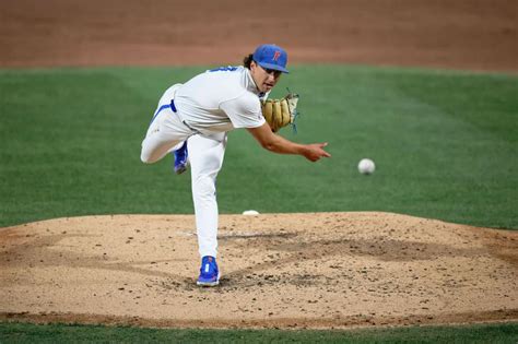 Gators Cruise Past Tennessee In Series Opener Gatorcountry