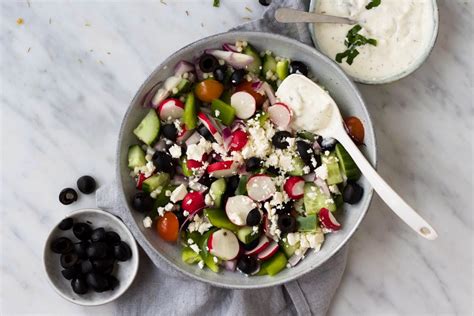 Griekse Salade Met Tzatziki En Parelcouscous Feelgoodbyfood