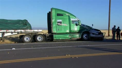 3 Killed In Crash Involving Semi Truck In Fresno County Chp Says Abc30 Fresno