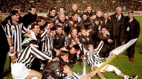 Novembre La Juventus Campione Del Mondo Un Libro Ne Celebra L