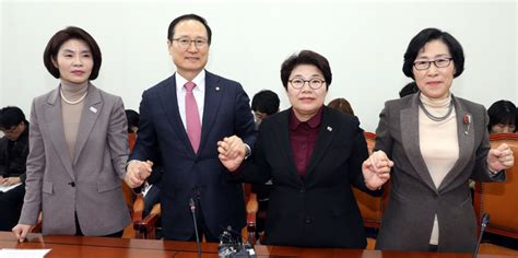 국회 근로시간 68시간에서→52시간 단축매일건설신문