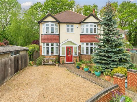 4 Bed Detached House For Sale In Woodfield Road Thames Ditton Kt7 £