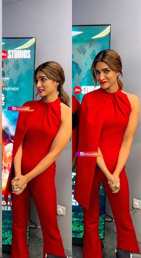 Pin By Mels On BOLLYWOOD STARS Bollywood Actress Hot Bollywood Stars Celebrity Style