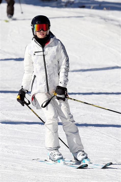 GWEN STEFANI Skiing in Mammoth Lakes – HawtCelebs