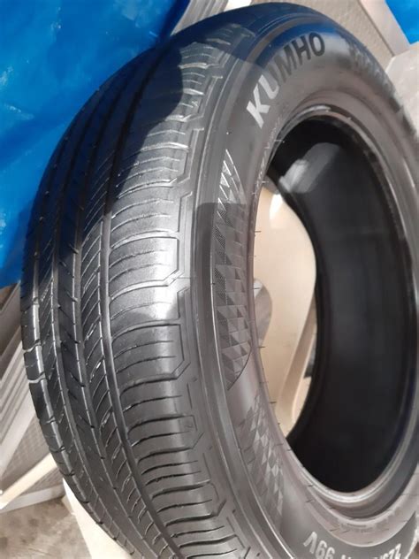 Kumho Crugen Hp71 Tire, Car Parts & Accessories, Mags and Tires on ...