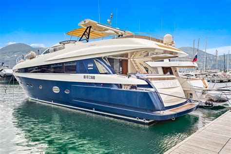 Nylec Conam Wide Body Charter Motoryacht Levante Yachts