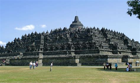 Sejarah Candi Borobudur Lengkap Asal Usul Letak Relief Dan