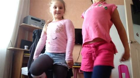 Танец зелёного человечка - YouTube