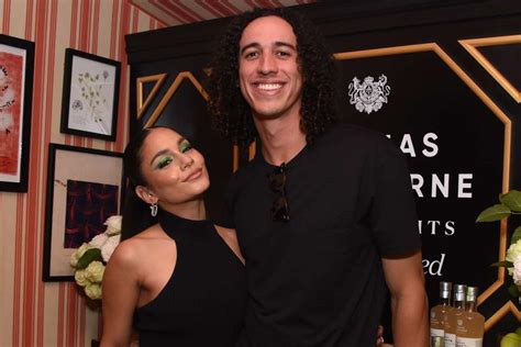 Vanessa Hudgens Recalls Feeling Down After Bachelorette Party Pregnancy ...