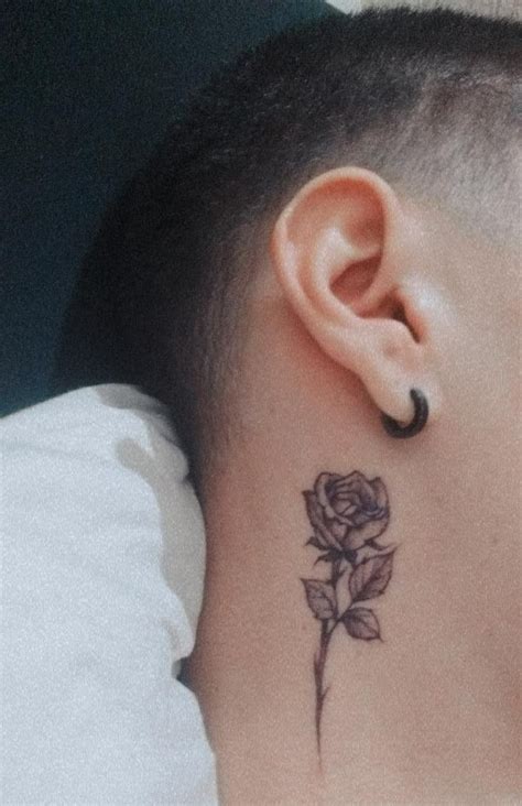 60 Inspirações de tatuagem masculina para o pescoço Neck tattoo