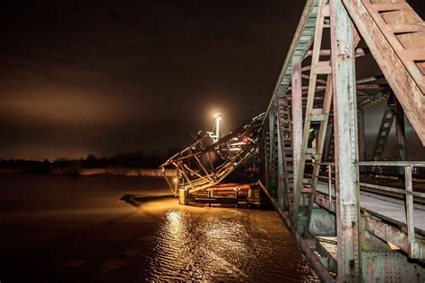 Ems Frachter beschädigt Friesenbrücke Weener schwer Neubau nötig