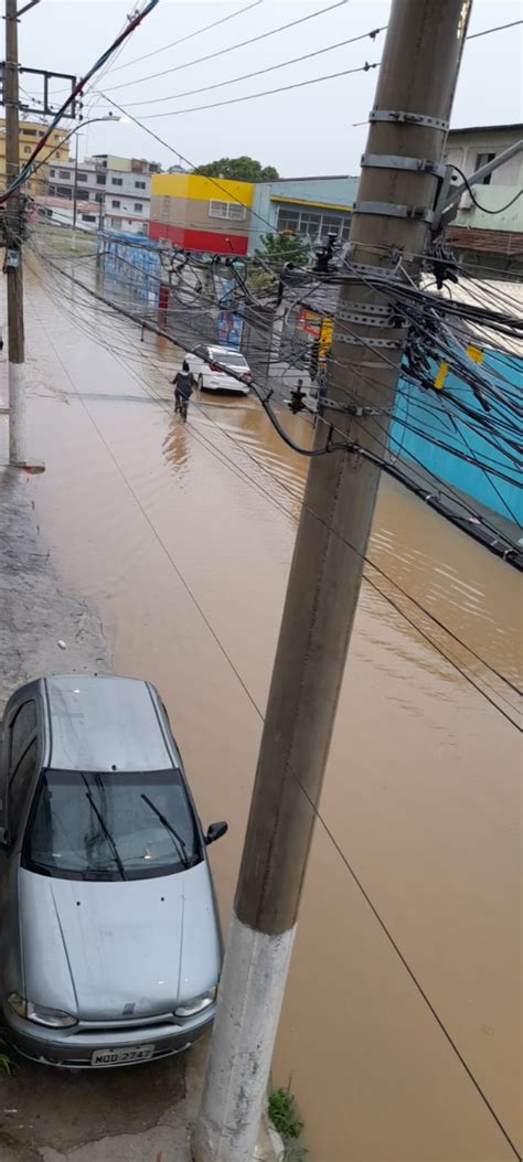 A Gazeta Chuva Forte Deixa Ruas Alagadas E Causa Transtornos No Es