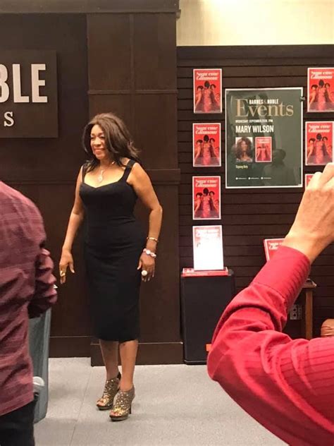 Mary Wilson At Her Book Signing For Supreme Glamour At Barnes And Noble