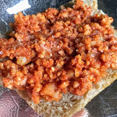 Rezept veganes Mett für vegane Mettbrötchen aus Reiswaffel täuschend echt