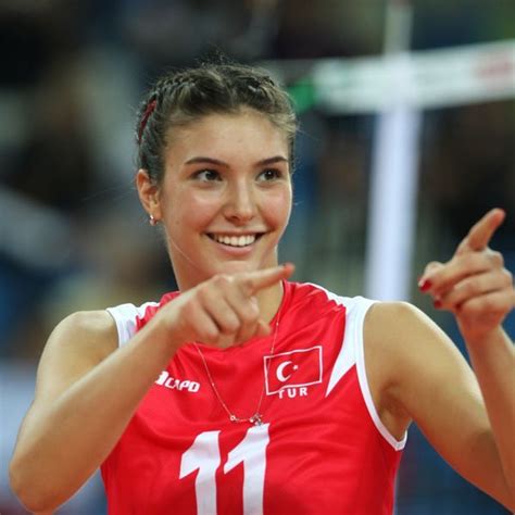 Türkiye Voleybol Federasyonundan Naz Aydemir Akyola teşekkür