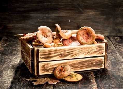 Premium Photo Fresh Mushrooms In A Box