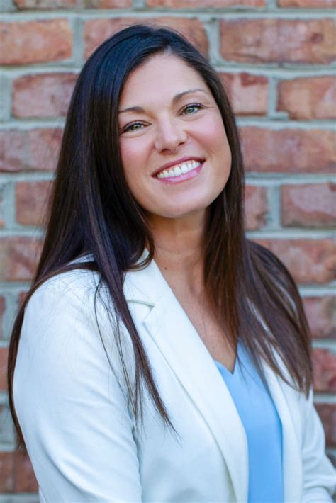 Amber Marchioni Real Estate Agent Cincinnati Coldwell Banker Realty