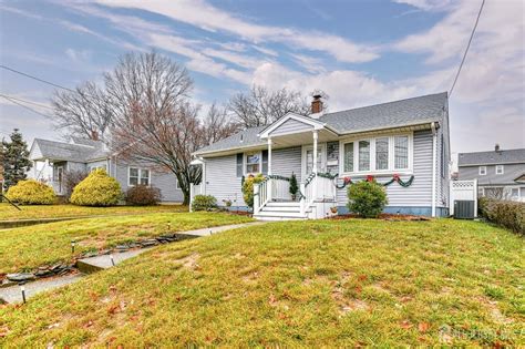 331 S Main St Milltown Nj 08850 See Est Value Schools And More