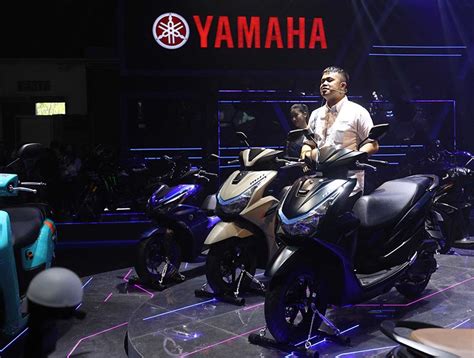 New 2023 Yamaha XMax and Mio Gravis grace Inside Racing Bike Fest | Philstar.com