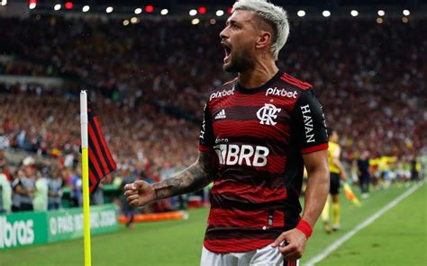 Jogador Do Flamengo Exalta Idolatria Da Torcida Por Arrascaeta Como