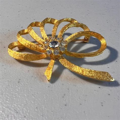 Mamselle Jewelry Vintage Mamselle Gold Tone Brooch Ribbon Fan Pin