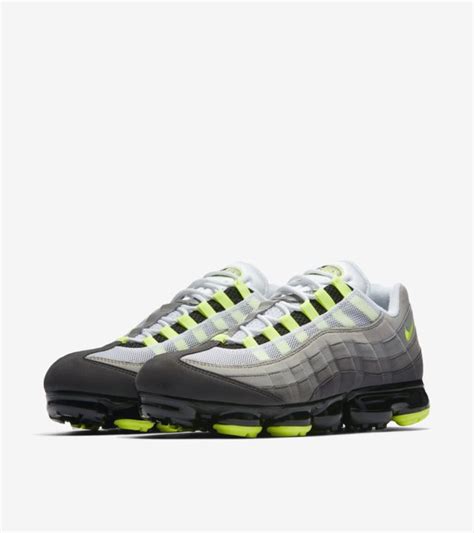 Nike Air Vapormax 95 Black And Volt And Dark Pewter Release Date Nike Snkrs