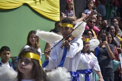 Mais De Mil Pessoas Participam Do Desfile C Vico Em Cajamar Not Cias