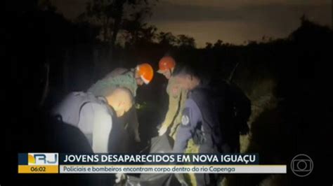 Vídeo Corpo é encontrado em um rio em Nova Iguaçu durante as buscas