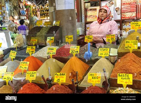 Istanbul Grand Bazaar Woman Hi Res Stock Photography And Images Alamy