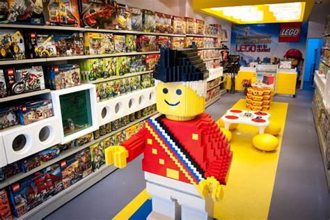 Lego aterriza en España y abre sus dos primeras tiendas propias en Madrid